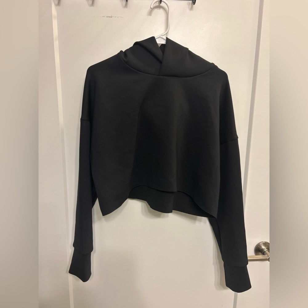 Like New Jolyn x Tiarah Black Cropped Sweatshirt - Picture 3 of 12